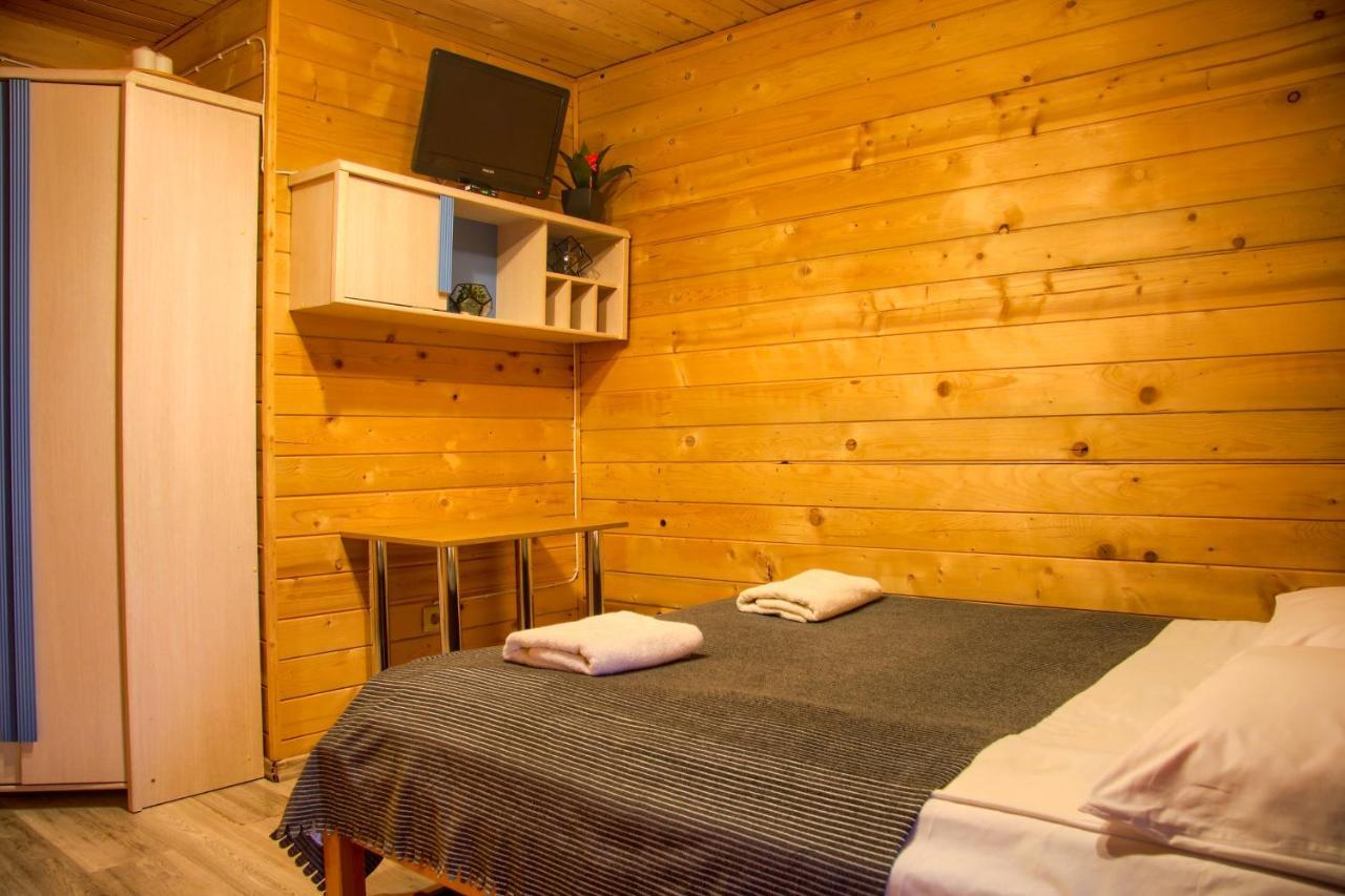Bed & Breakfast Dw Pod Jaworami - Jacuzzi, Sauna Na Wylacznosc, Latem Basen Podgrzewany *
