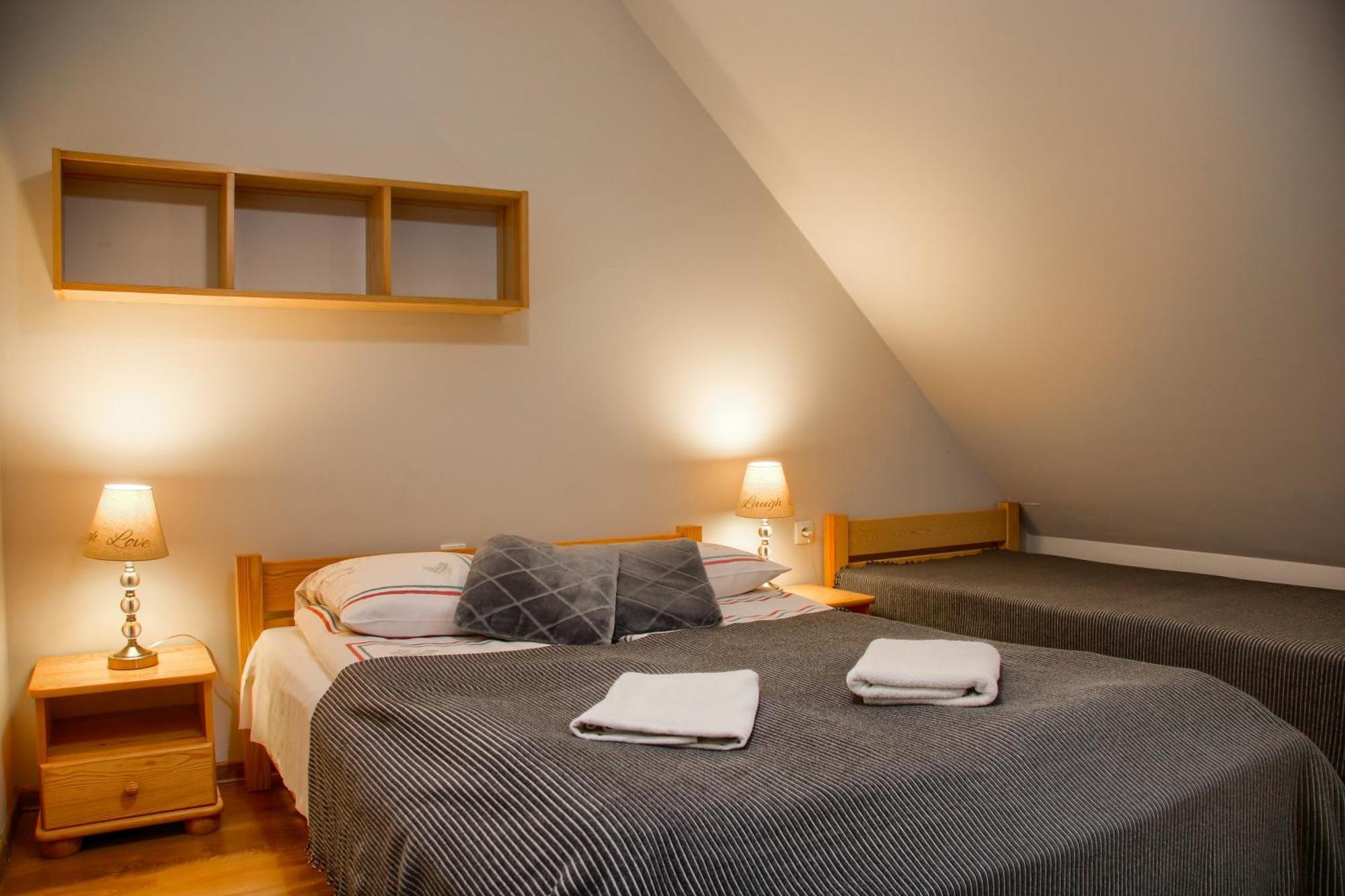 Bed & Breakfast Dw Pod Jaworami - Jacuzzi, Sauna Na Wylacznosc, Latem Basen Podgrzewany