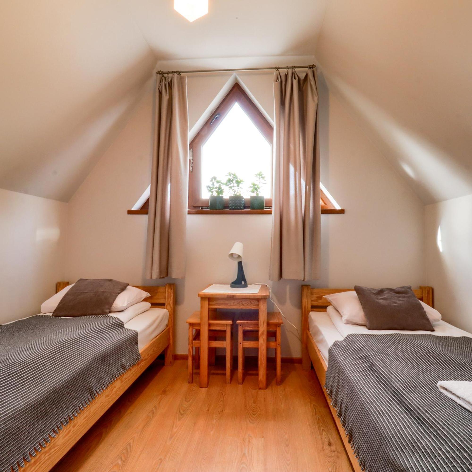 Bed & Breakfast Dw Pod Jaworami - Jacuzzi, Sauna Na Wylacznosc, Latem Basen Podgrzewany